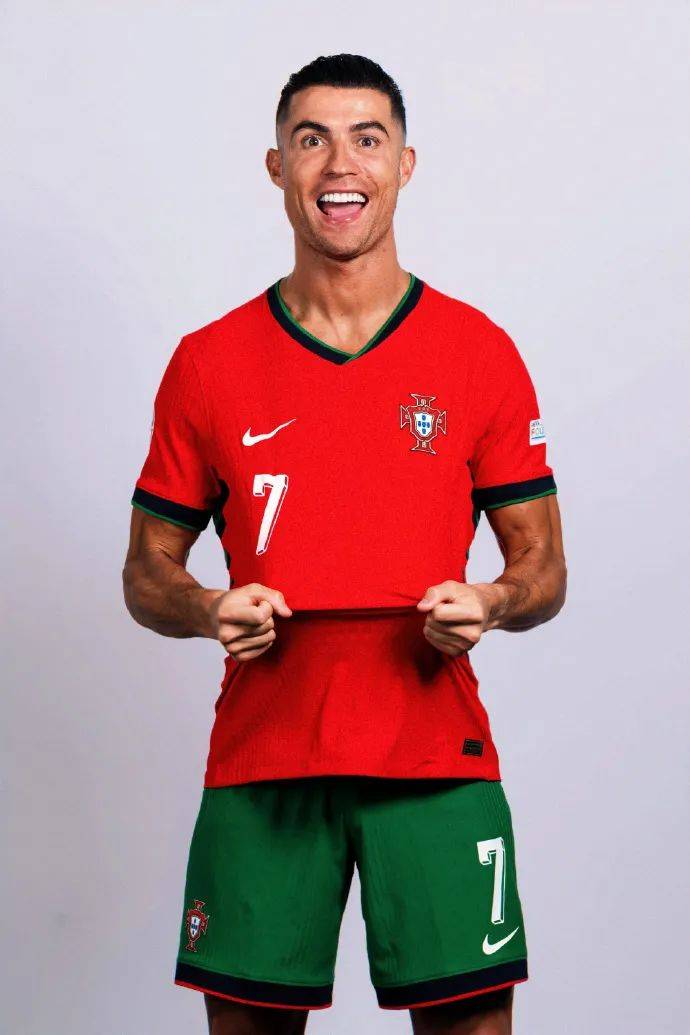 太阳报：加布里埃尔卷入业余球场冲突，与犯规球员当面对峙（太阳报：加布里埃尔涉业余赛场冲突，与犯规者正面交锋）