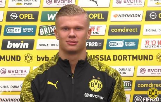 篮球湖人球员训练后心理状态稳定（湖人队球员训练结束后心理状态平稳）