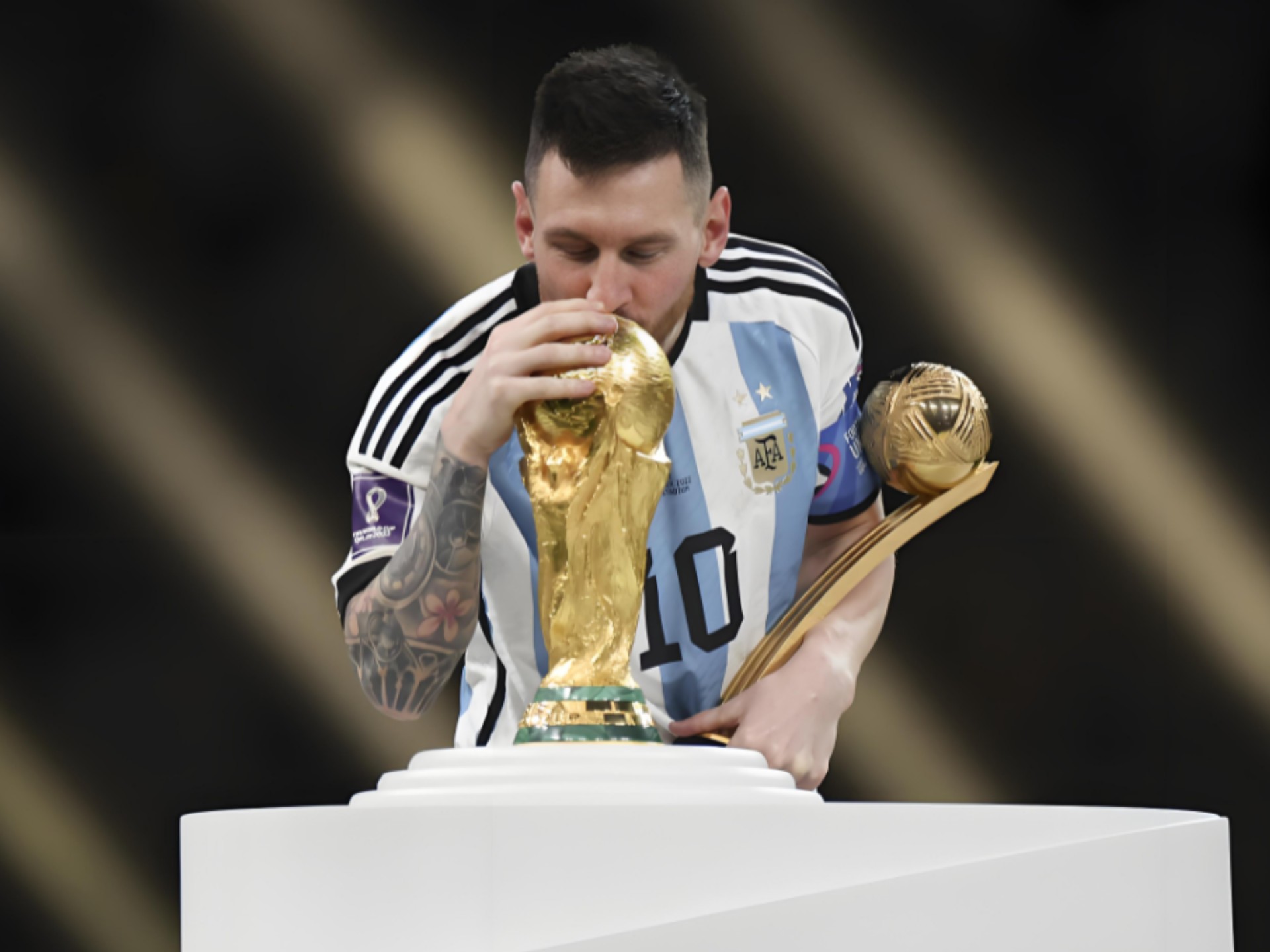 意甲媒体透露：米兰罗马寻锋目标不重合，米兰在关注佩莱格里诺，罗马想要齐尔克泽（意媒：米兰、罗马寻锋目标各异，米兰关注佩莱格里诺，罗马追逐齐尔克泽）