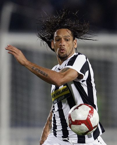 六战全胜！米兰冬奥会冰壶资格赛中国男队提前锁定晋级赛名额（六连胜！中国男队在米兰冬奥冰壶资格赛提前锁定晋级席位）