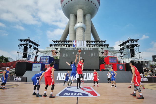 传闻：除枪手外，拜仁和切尔西也在密切关注罗比尼奥-瓦斯（曝：除阿森纳外，拜仁与切尔西同样密切关注罗比尼奥-瓦斯）