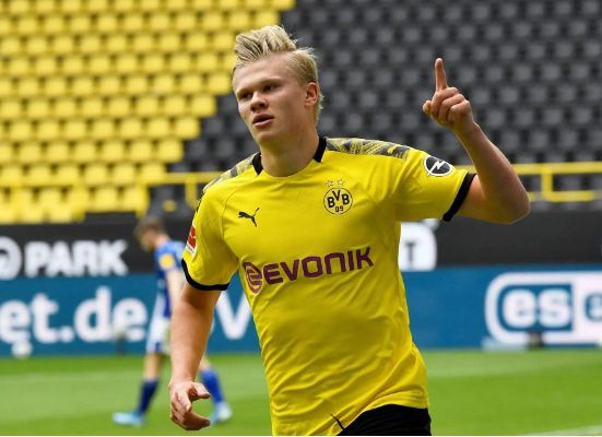 2025中超抢断榜：西海岸杨希以105次居首，英博吕焯毅排第二（2025中超抢断榜出炉：西海岸杨希105次登顶，英博吕焯毅位居第二）