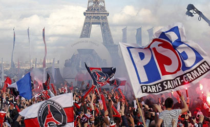 詹姆斯逆天表现再现老将统治力（詹姆斯超神发挥再度彰显老将统治力）